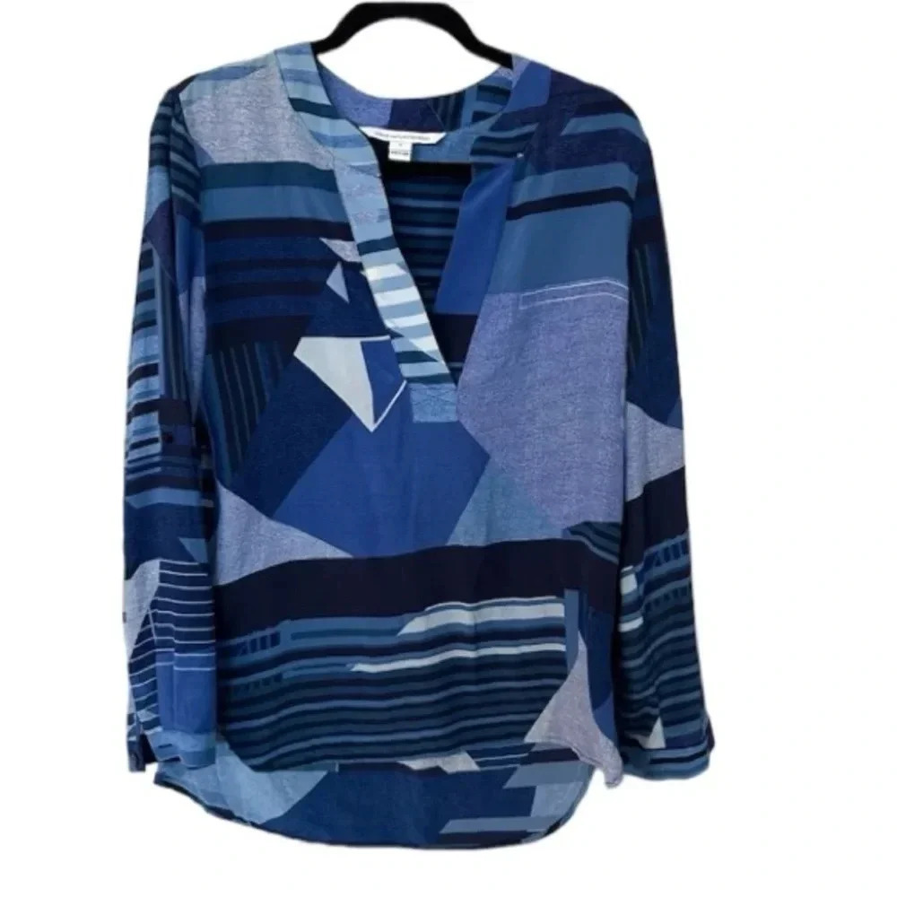 Diane Von Furstenberg Women’s Long Sleeve V-Neck Blue 100% Silk Top Sz 6 GUC